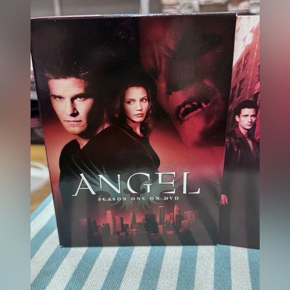 🦇One of a Kind, Award Winning Angel Season One on DVD - Picture 2 of 16